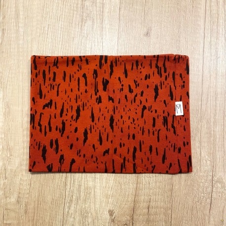 Cuello Rojo y negro